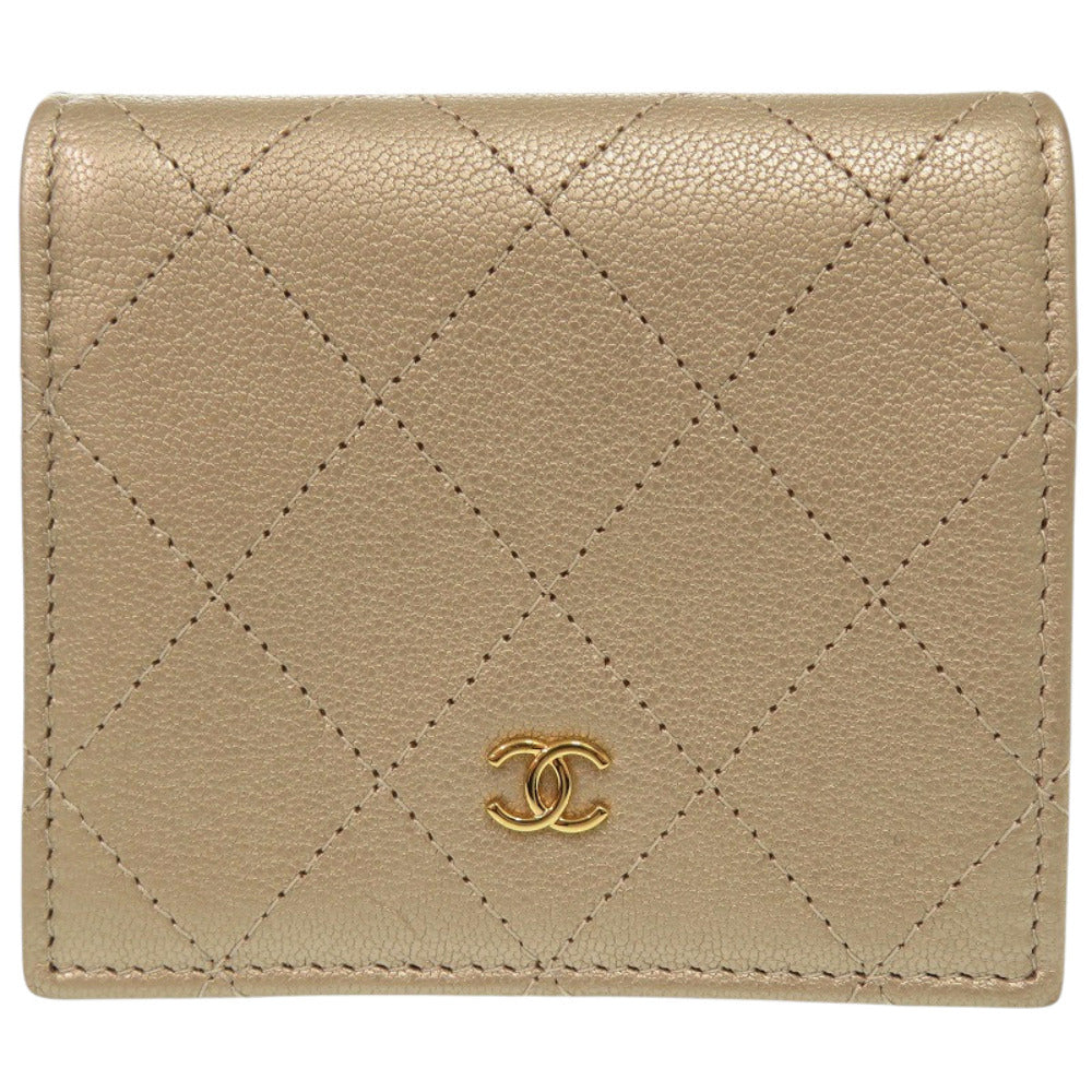 美品 シャネル マトラッセ カーフレザー ゴールド 二つ折り財布 金 0991【中古】CHANEL