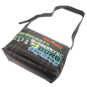 美品 バーバリー チェック柄 ロゴプリント PVC レザー ブラック グレー メッセンジャーバッグ ショルダーバッグ 1504【中古】BURBERRY