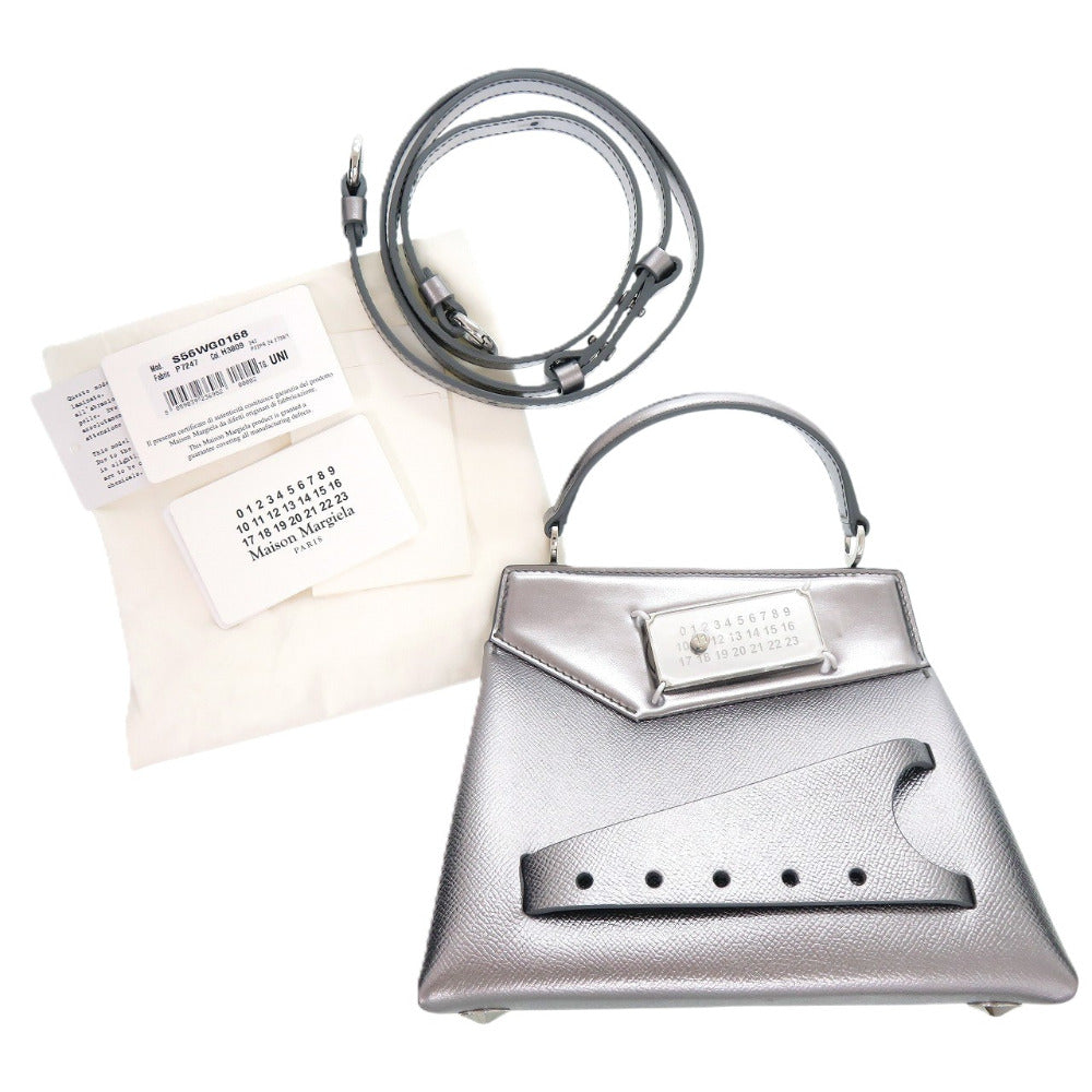 美品 メゾン マルジェラ 2way アシンメトリー スモール SNATCHED S56WG0168 ミニハンドバッグ レザー シルバー 0169【中古】Maison Margiela