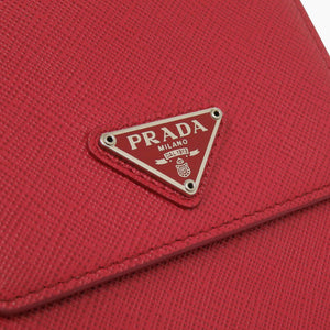 美品 プラダ スマホショルダー フォンケース トライアングルロゴ 2ZH068 サフィアーノレザー レッド ショルダーバッグ 赤 0416【中古】PRADA