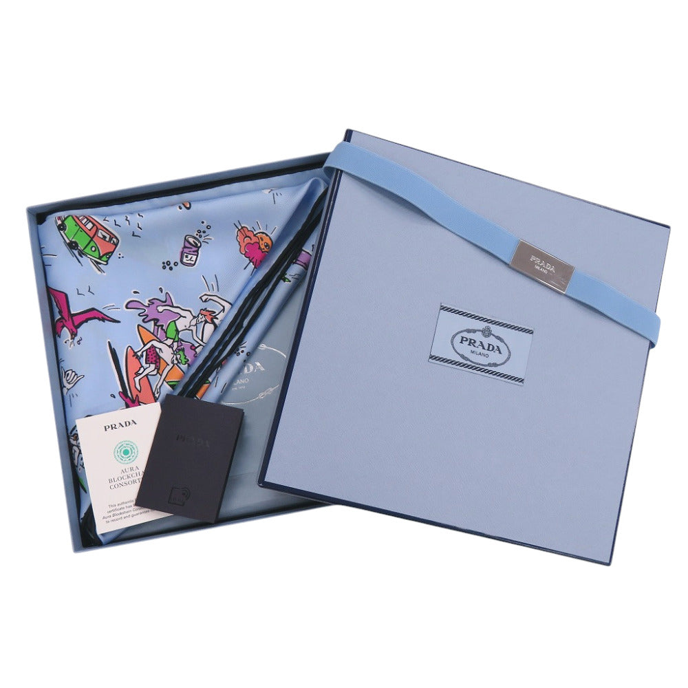 新品同様 プラダ トライアングル プリントシルク スカーフ シルク ライトブルー 0479【中古】PRADA