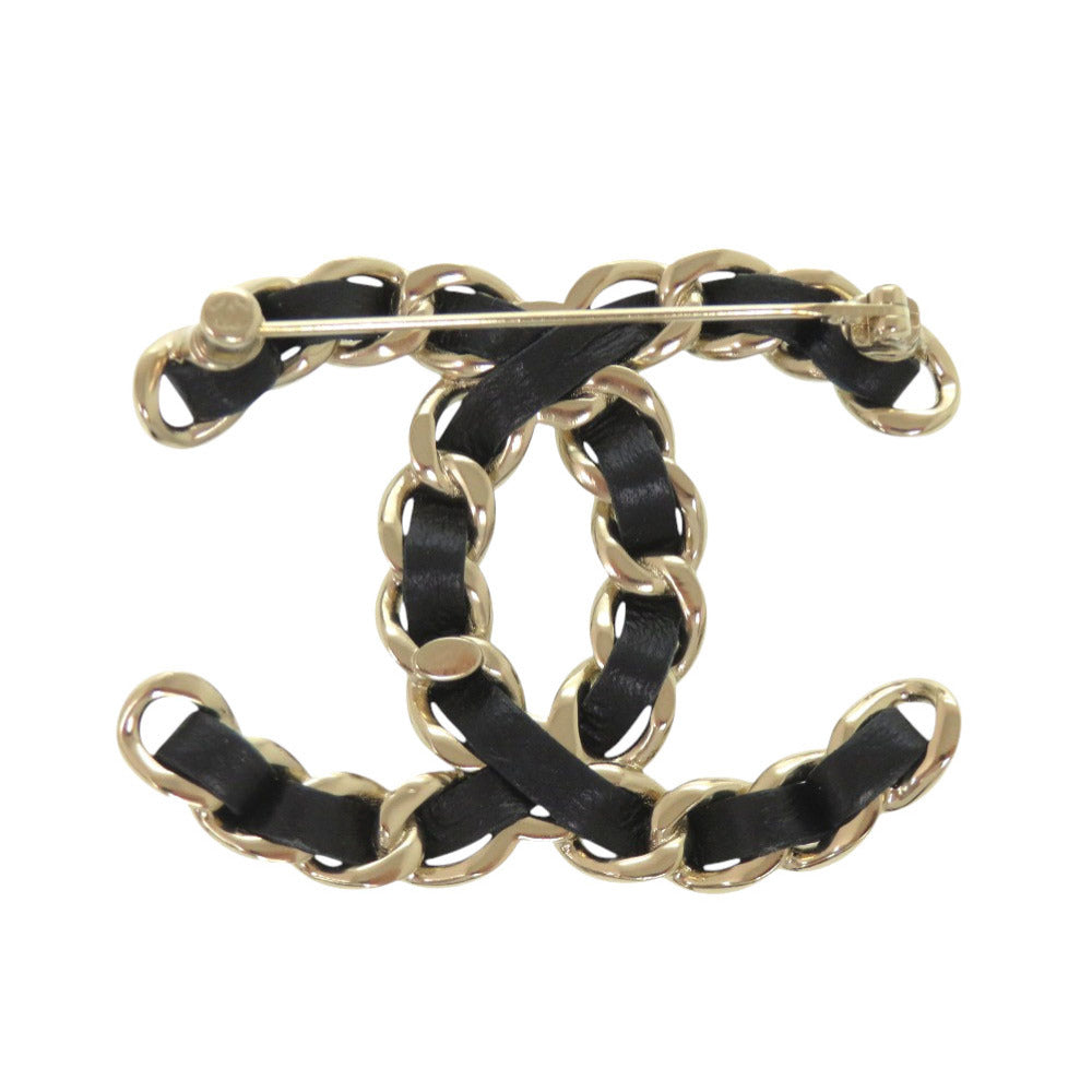 新品同様 シャネル ココマーク チェーンモチーフ ブローチ レザー ブラック アクセサリー 1314 【中古】 CHANEL