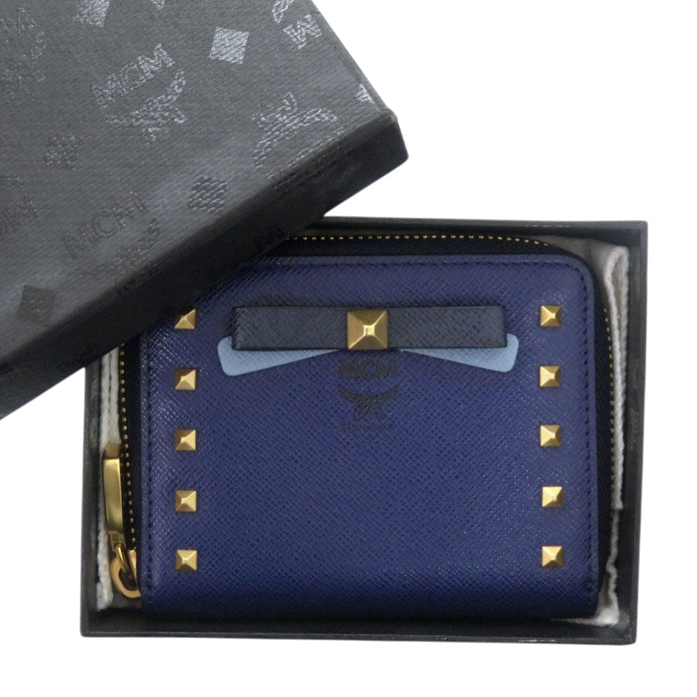 新品同様 エム シー エム スタッズリボン コンパクトラウンドウォレット MYA3ALL34VB001 ゴールド金具 レザー ブルー 青 コインケース 財布 1046【中古】MCM