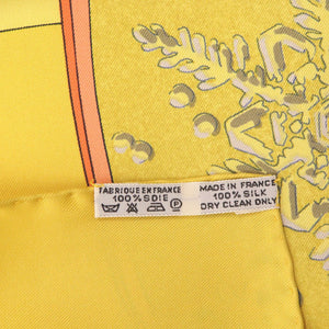 新品同様 エルメス カレ90 Neige d'Antan 去年の雪 クリスマス シルク イエロー スカーフ 黄 1624【中古】HERMES