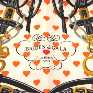 新品同様 エルメス カレ45 Brides de Gala LOVE ブリッド ドゥ ガラ ラヴ シルク ブラック ホワイト ブルー オレンジ スカーフ 0098 【中古】 HERMES