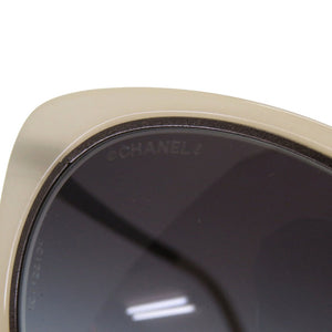 美品 シャネル ニッケル プラスチック 4202 ホワイト 白 ブラック 黒 サングラス 0042【中古】CHANEL