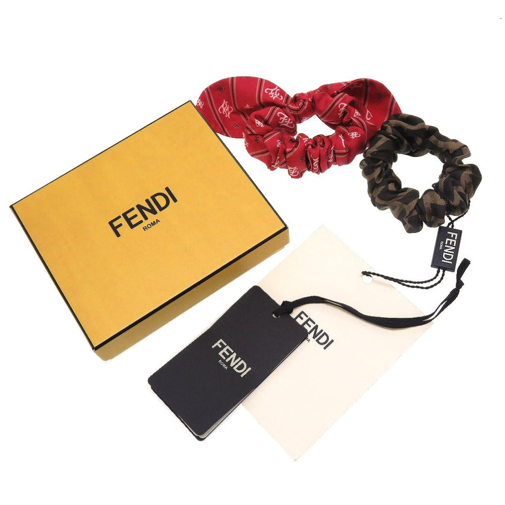 新品同様 フェンディ ズッカ柄 2点セット シルク ブラウン レッド 茶 赤 シュシュ ヘアゴム ヘアバンド 0119【中古】FENDI