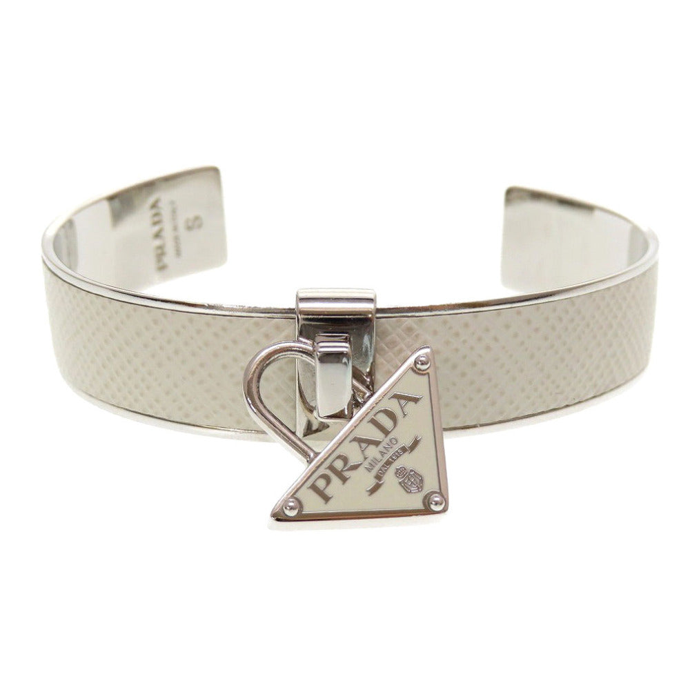未使用 プラダ 三角プレート サフィアーノレザー メタル シルバー ホワイト 白 バングル ブレスレット 0038【中古】PRADA