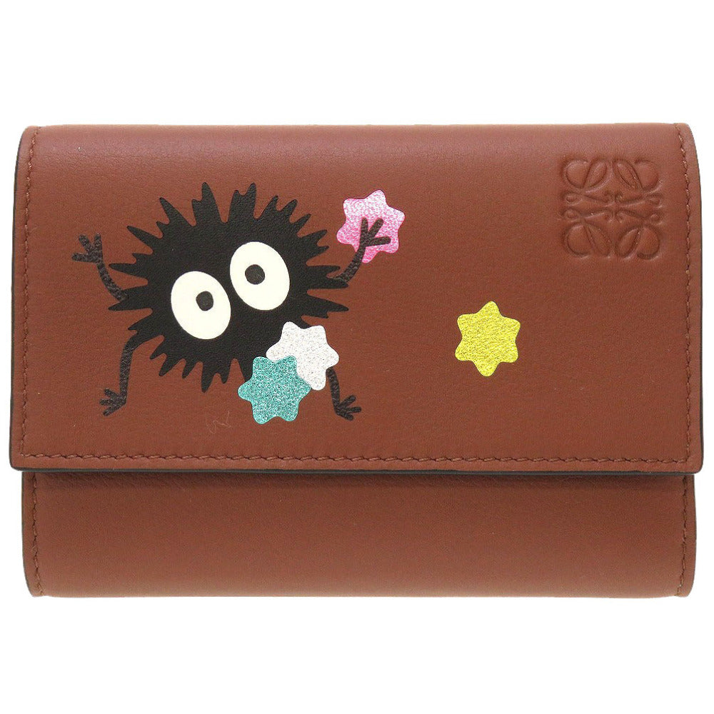 未使用 ロエベ スタジオジブリ コラボ C643S33X05 千と千尋の神隠し ススワタリ スモールバーティカルウォレット レザー ブラウン 茶 3つ折り財布 財布 0038【中古】LOEWE