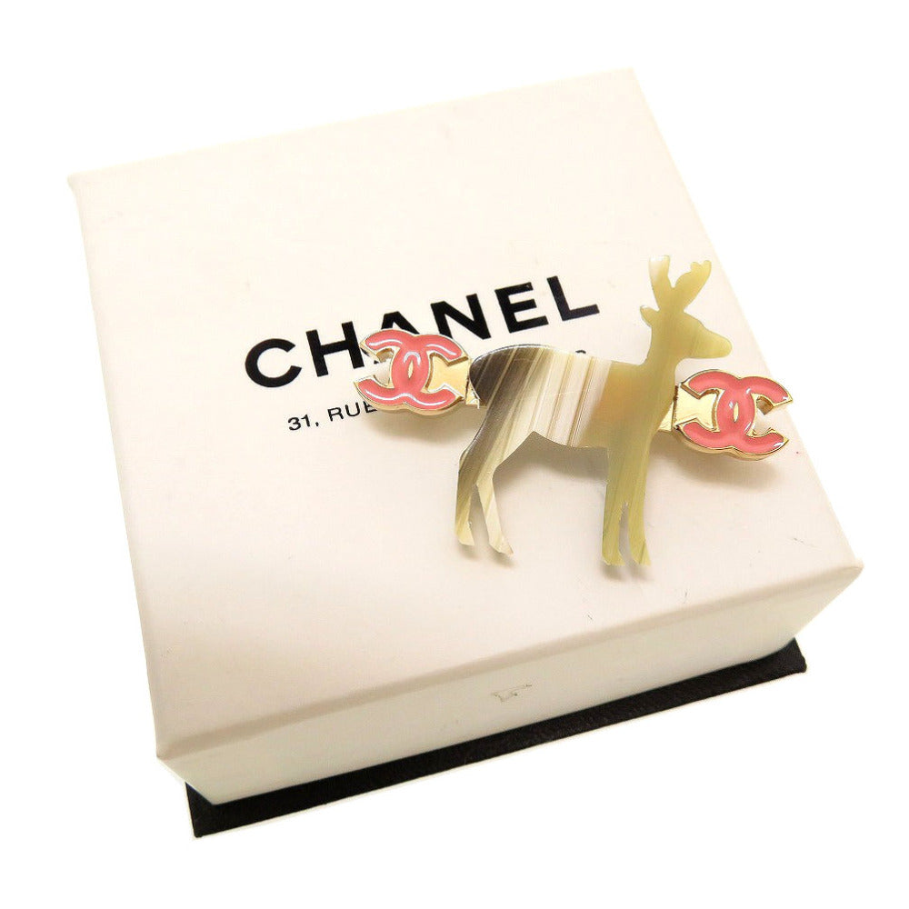 新品同様 シャネル トナカイ モチーフ ココマーク メタル ベージュ ピンク ブローチ 0058【中古】CHANEL