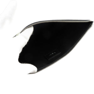 新品同様 ジバンシィ 花柄 PVC シルバー金具 ブラック ホワイト クラッチバッグ 0004【中古】GIVENCHY