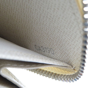 新品同様 ルイヴィトン エピ ジッピーウォレット エピレザー シルバー金具 ホワイト 白 長財布 ラウンドファスナー 0060【中古】LOUIS VUITTON