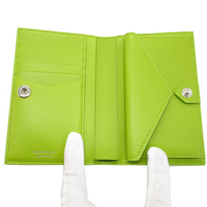 新品同様 ジバンシィ アンディゴナ レザー アップルグリーン 緑 黄緑 2つ折り財布 財布 0056【中古】GIVENCHY