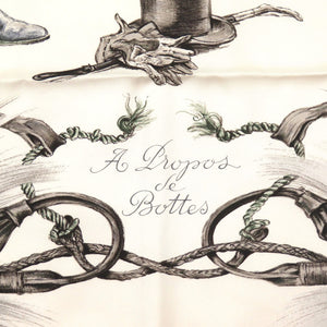 新品同様 エルメス カレ90 ブーツについて A PROPOS DE BOTTES シルク アイボリー スカーフ 0216 【中古】 HERMES