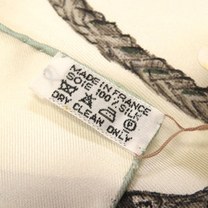 新品同様 エルメス カレ90 ブーツについて A PROPOS DE BOTTES シルク アイボリー スカーフ 0216 【中古】 HERMES