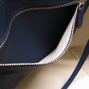 新品同様 ジェイアンドエムデヴィッドソン BOW TOTE レザー ネイビー トートバッグ バッグ 紺 0220 【中古】 J&M Davidson