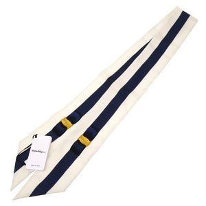 新品同様 サルヴァトーレ フェラガモ  ヴァラリボン モチーフ シルク アイボリー ネイビー スカーフ 0246 【中古】 Salvatore Ferragamo