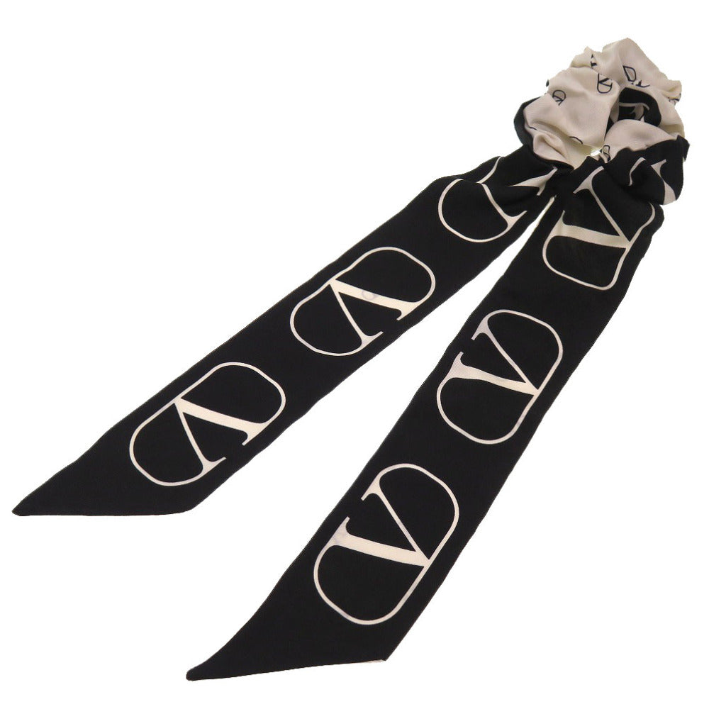新品同様 ヴァレンティノ ガラヴァーニ シュシュ ロゴ シルク ブラック ホワイト アクセサリー 白 黒 0273 【中古】 Valentino Garavani