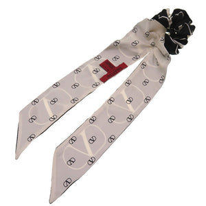 新品同様 ヴァレンティノ ガラヴァーニ シュシュ ロゴ シルク ブラック ホワイト アクセサリー 白 黒 0273 【中古】 Valentino Garavani