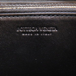 美品 ボッテガヴェネタ イントレチャート レザー ブラック 長財布 財布 黒 0100 【中古】 BOTTEGAVENETA