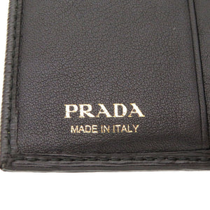 新品同様 プラダ サフィアーノ レザー ブラック ロゴ 1MV204 二つ折り財布 財布 黒 0155 【中古】 PRADA メンズ