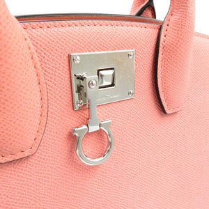 新品同様 サルヴァトーレフェラガモ スタジオ ボックス スモール 2WAY カーフ シルバー金具 Corallo ピンク ハンドバッグ ショルダーバッグ 0161【中古】Salvatore Ferragamo