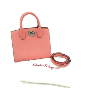 新品同様 サルヴァトーレフェラガモ スタジオ ボックス スモール 2WAY カーフ シルバー金具 Corallo ピンク ハンドバッグ ショルダーバッグ 0161【中古】Salvatore Ferragamo