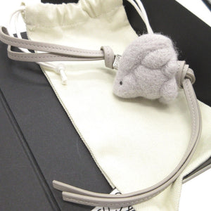 新品同様 ロエベ ラビット モチーフ うさぎ フェルト レザー グレー チャーム キーホルダー 0053【中古】LOEWE