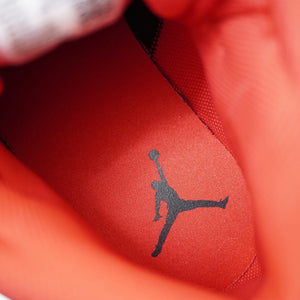 新品同様 ナイキ エアジョーダン1 ミッド スニーカー DQ8426-060 スニーカー 25.5 レザー ブラック 0129【中古】NIKE AIR JORDAN 1 MID メンズ