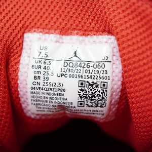 新品同様 ナイキ エアジョーダン1 ミッド スニーカー DQ8426-060 スニーカー 25.5 レザー ブラック 0129【中古】NIKE AIR JORDAN 1 MID メンズ