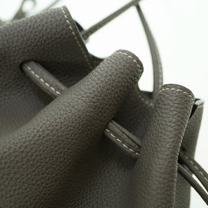 新品同様 ボナベンチュラ ノア 巾着 ショルダーバッグ レザー グレー 0164【中古】BONAVENTURA