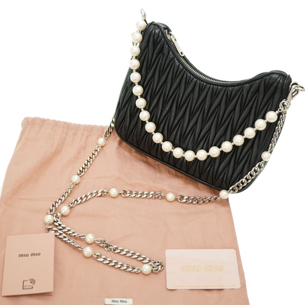 新品同様 ミュウミュウ 2WAY ショルダーバッグ マテラッセ 5BH211 ショルダーバッグ レザー/フェイクパール ブラック 黒 0056【中古】MIU MIU チェーン
